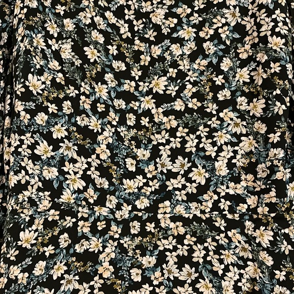 Adorable floral dress from LOFT - Picture 2 of 3